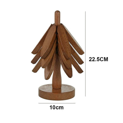 Sapin en bois noyer avec ses dimensions (22,5 cm de haut, base de 10 cm)